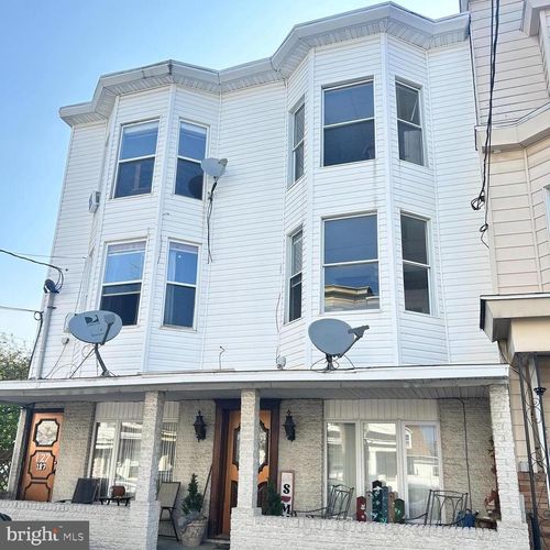 125-127 N Jardin St, SHENANDOAH, PA, 17976-1639 | Card Image