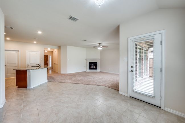 6120 Hightower St, House other with 3 bedrooms, 2 bathrooms and null parking in Aubrey TX | Image 6