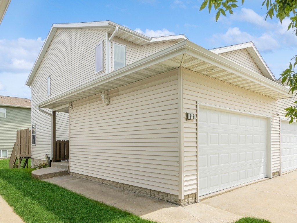Antler Ct, Marion, IA 52302