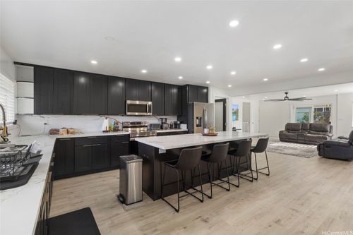 21 Hill Dr, Wahiawa, HI, 96786-2745 | Card Image