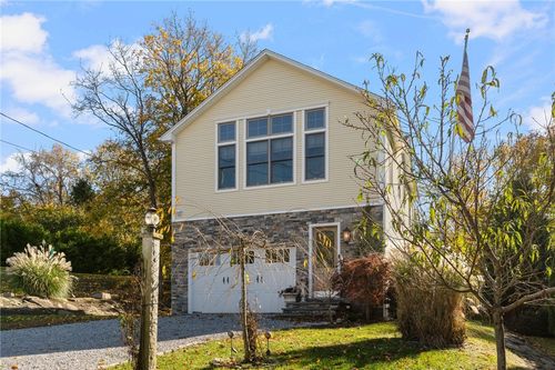 85 Frigate St, Jamestown, RI, 02835-1725 | Card Image