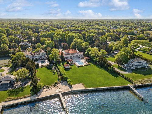 7 Cross Rd, Remsenburg, NY, 11960-2050 | Card Image