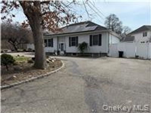 2 1st St, Coram, NY, 11727-3701 | Card Image