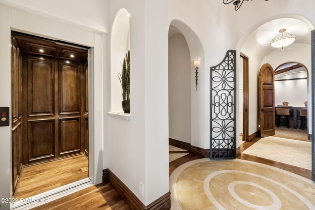 Elevator and Hallway | Image 72
