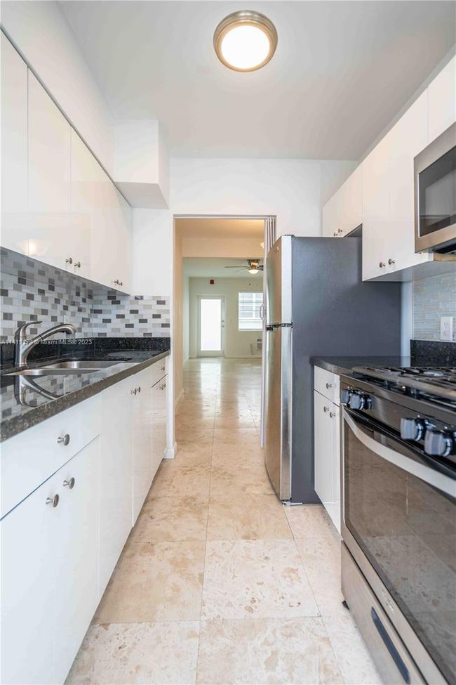 APT-11 - 1120 Euclid Ave, Condo with 0 bedrooms, 1 bathrooms and null parking in Miami Beach FL | Image 9