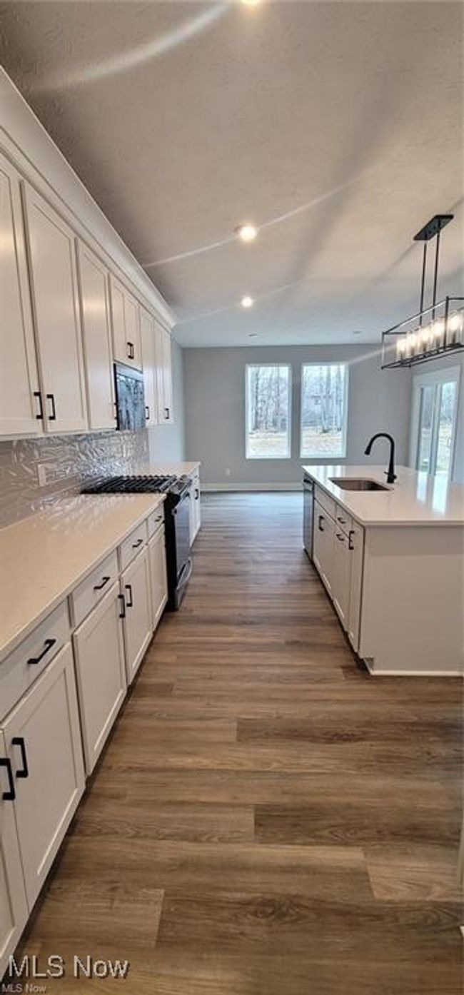 9145 Ledge View Ter, Townhouse with 3 bedrooms, 3 bathrooms and null parking in Broadview Heights OH | Image 4