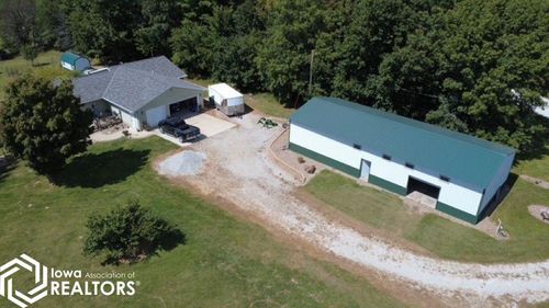 2370 290th St, New London, IA, 52645-9175 | Card Image