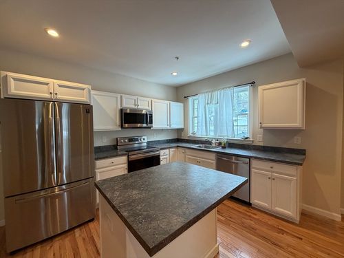 apt-3-160 Summer St, Haverhill, MA, 01830-6339 | Card Image