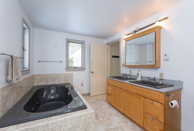 1115 New Boston Rd, House other with 3 bedrooms, 3 bathrooms and null parking in Francestown NH | Image 30