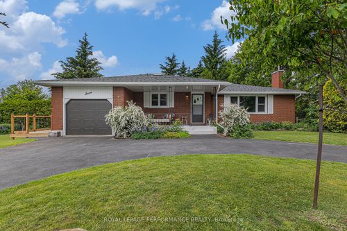7 George St, North Glengarry, ON, K0C1H0 | Card Image