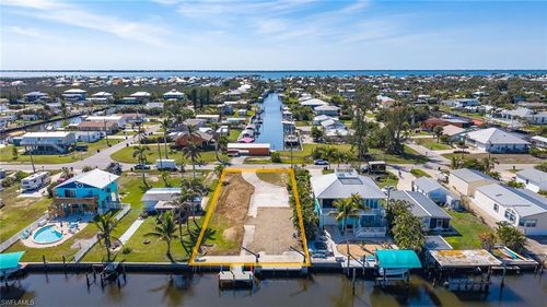 3084 8th Ave, St. James City, FL, 33956-2123 | Card Image