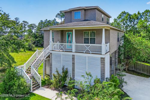 6401 Ascot Dr, Biloxi, MS, 39532-5828 | Card Image