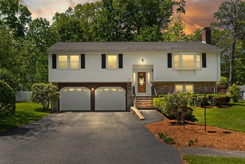 10 Lisa Ln, Reading, MA, 01867-3350 | Card Image