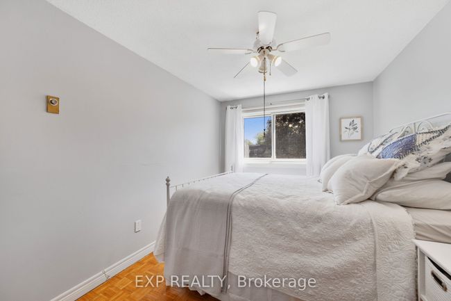136 Darras Crt, Condo with 5 bedrooms, 2 bathrooms and 1 parking in Brampton ON | Image 33