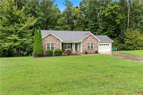 325 Twin Creeks Dr, Stokesdale, NC, 27357-8660 | Card Image