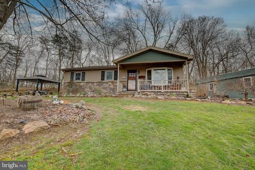 123 Bilger Ln, Middleburg, PA, 17842-8714 | Card Image