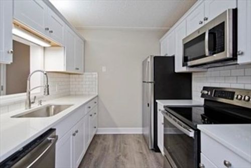 apt-i-14 Maple Crest Cir, Holyoke, MA, 01040-7015 | Card Image