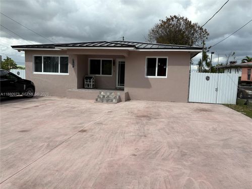 7130 Nw 21st Ct, Miami, FL, 33147-6330 | Card Image