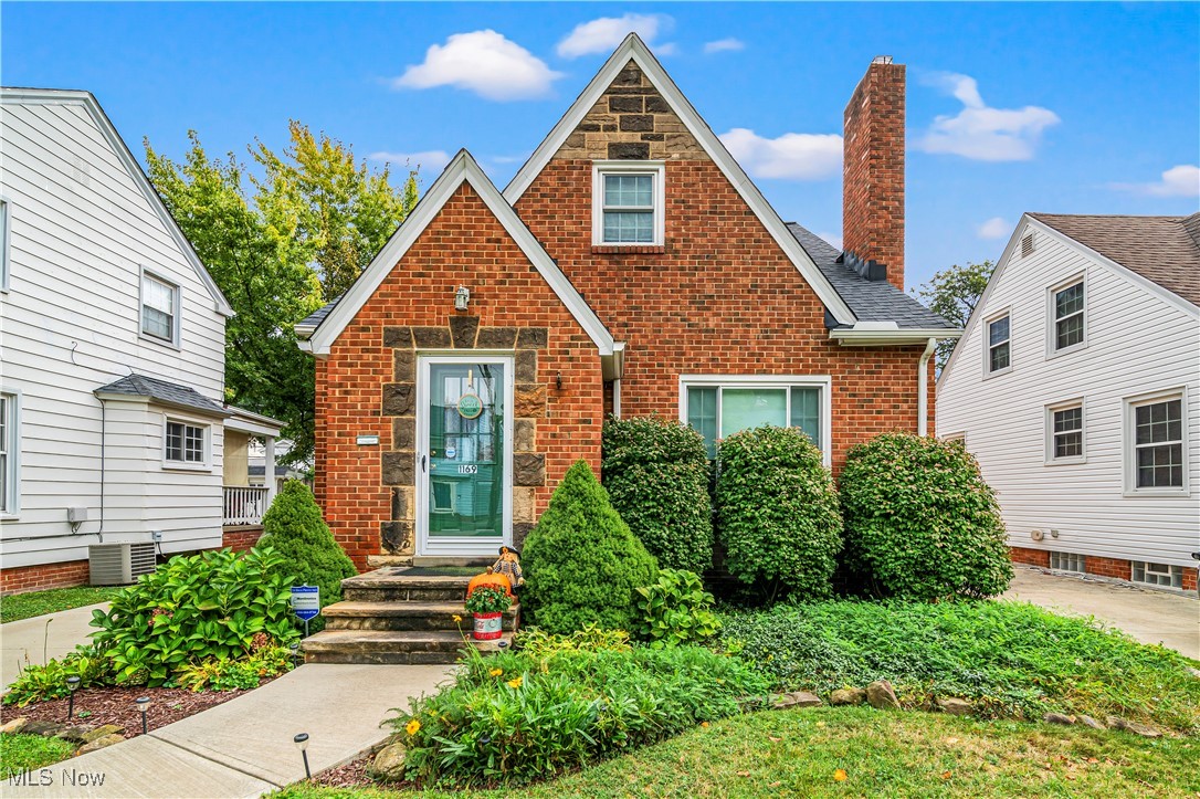 Avondale Rd, Cleveland, OH 44121