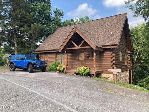 234 Alpine Mountain Way, Pigeon Forge, TN, 37863-7004 | Card Image