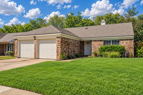 5522 Yaupon Dr, Arlington, TX, 76018-1529 | Card Image