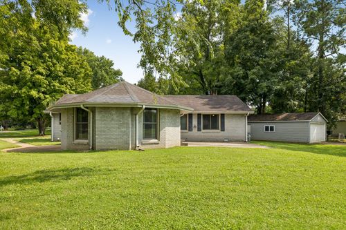 100 Lakewood Cir, Smyrna, TN, 37167-5307 | Card Image