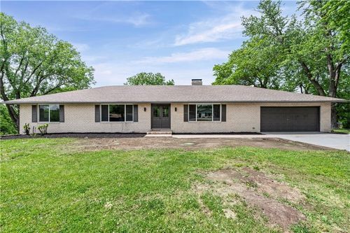 6504 Valley View Street, Kansas City, MO, 64152 | Card Image