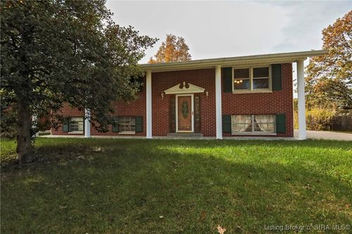 2261 Buckeye Dr, Clarksville, IN, 47129-1215 | Card Image