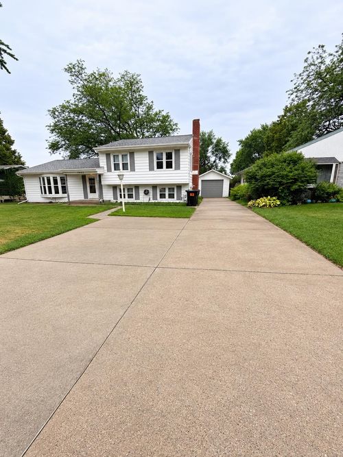 1004 Hillcrest Rd, Wayne, NE, 68787-1162 | Card Image