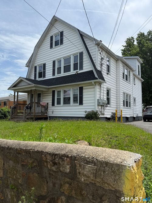 953 Longbrook Ave, Stratford, CT, 06614-5008 | Card Image