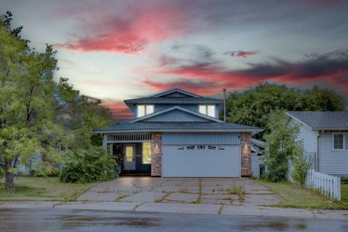 129 Robin Cres, Fort Mcmurray, AB, T9H2W4 | Card Image