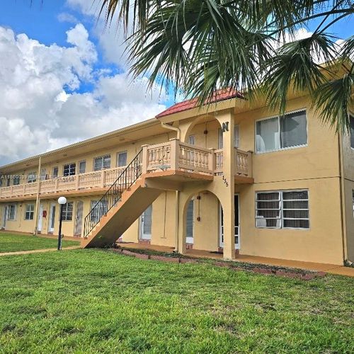 n18-135 Ne 202nd Ter, Miami Gardens, FL, 33179-2940 | Card Image