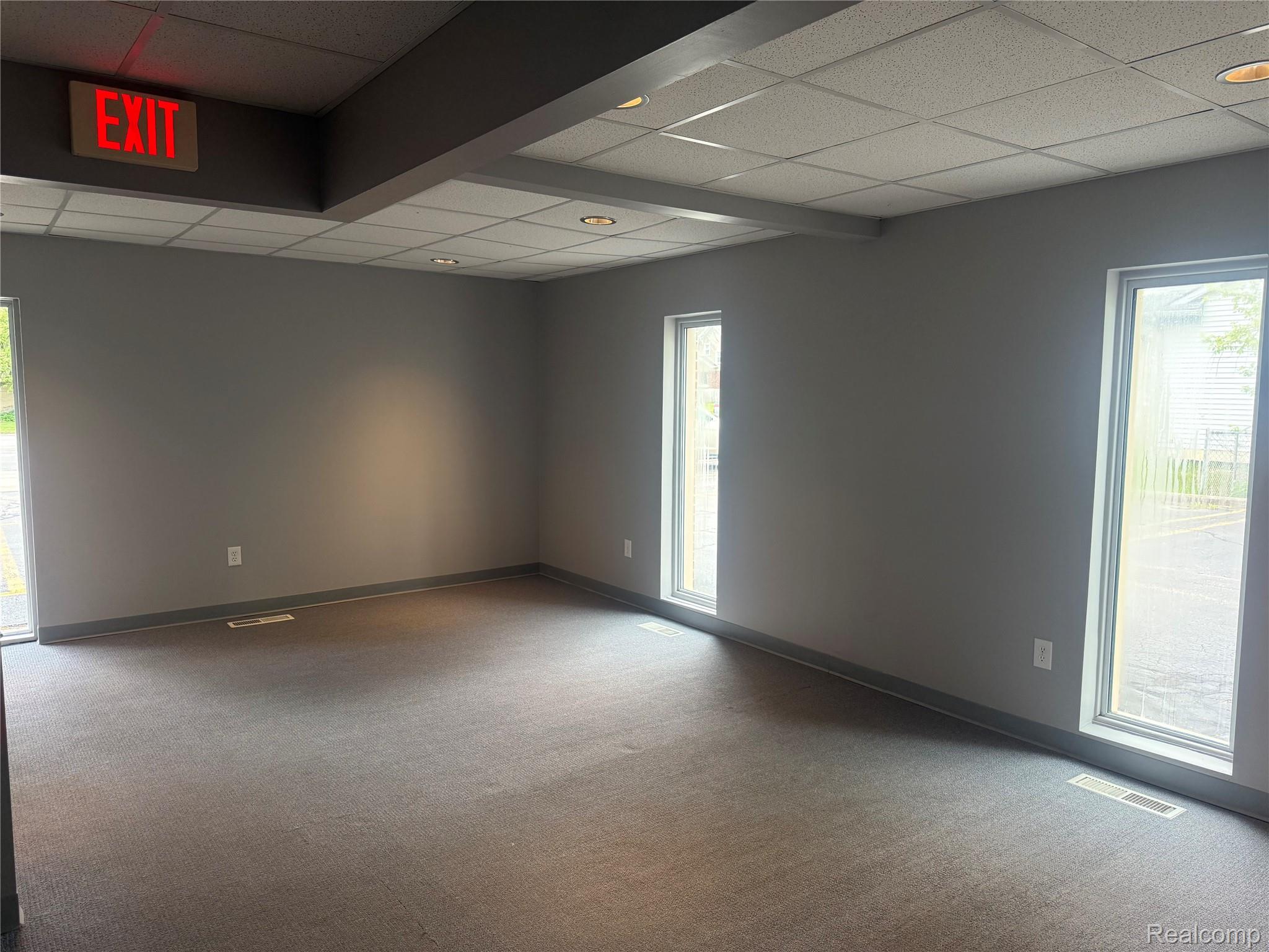 Commercial Lease in Livonia 3