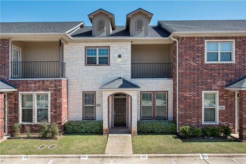 527 Forest Dr, College Station, TX, 77840-2363 | Card Image