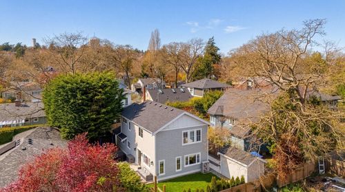 957 Maddison St, Victoria, BC, V8S4C6 | Card Image