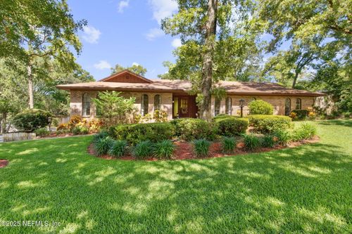 6310 Whispering Oaks Dr W, Jacksonville, FL, 32277-1577 | Card Image
