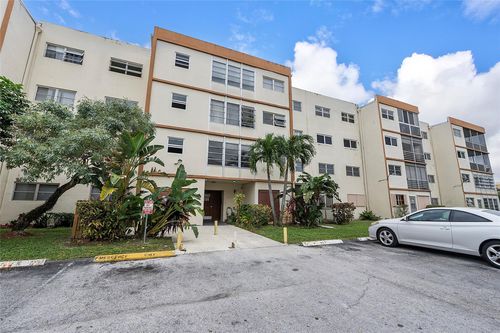 409-4042 Nw 19th St, Lauderhill, FL, 33313-7064 | Card Image