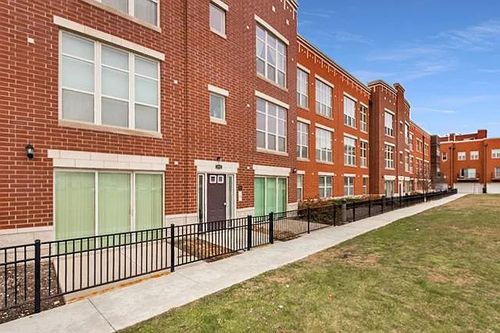 2e-318 E 25th Street E, Chicago, IL, 60616 | Card Image