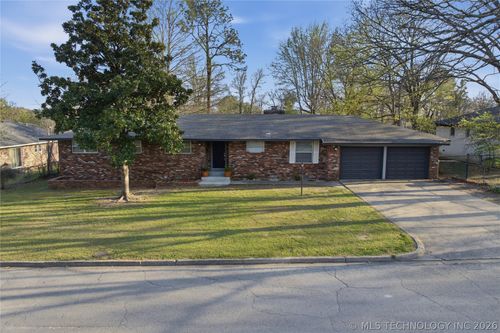802 E Seneca St, Tahlequah, OK, 74464-7132 | Card Image