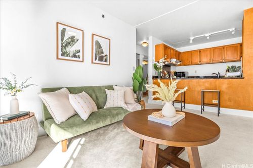 apt-304-2522 Date St, Honolulu, HI, 96826-5507 | Card Image