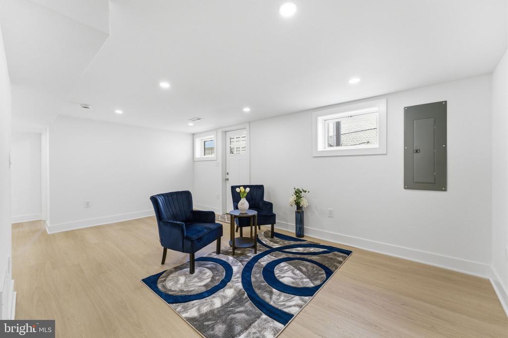 Residential in WASHINGTON 3