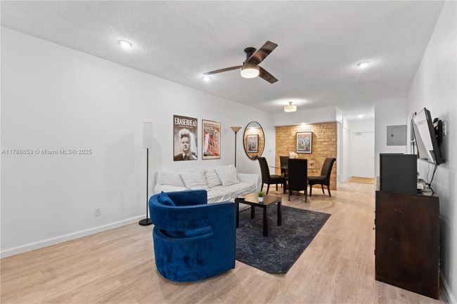 A42 - 6580 Santona St, Condo with 2 bedrooms, 2 bathrooms and null parking in Coral Gables FL | Image 8