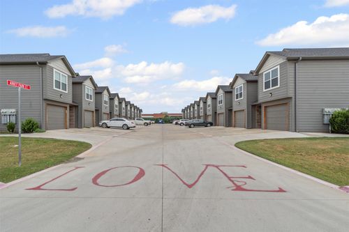 129 Abbey Park Ct, Granbury, TX, 76049-1428 | Card Image