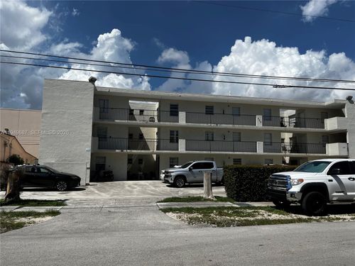 11-928 Sw 30th Ave, Miami, FL, 33135-4570 | Card Image