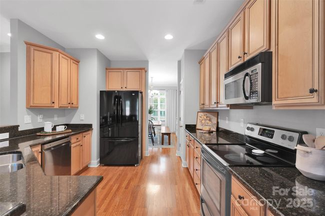 Kitchen | Image 11