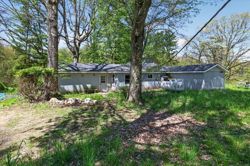 56447 Twin Lakes Rd, Cassopolis, MI, 49031-9729 | Card Image
