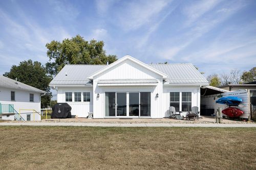 3371 Shepherd Ave Ne, Millersport, OH, 43046-8018 | Card Image