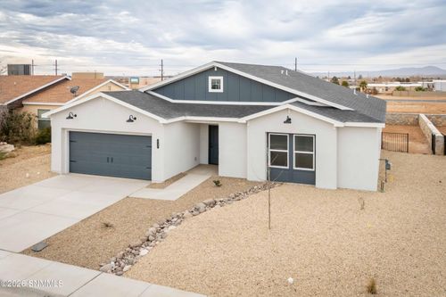 6547 Phoenix St, Las Cruces, NM, 88012-7975 | Card Image