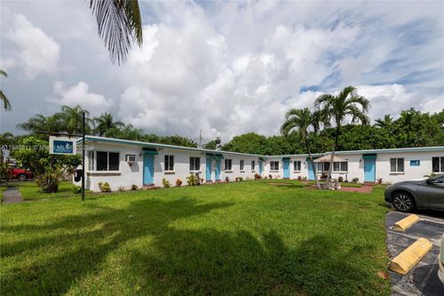 1-9-709 Ne 2nd Ct, Hallandale Beach, FL, 33009-3603 | Card Image