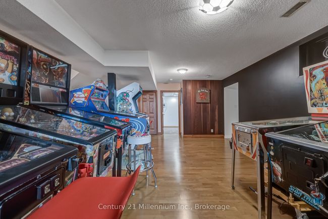 8 Willow Dr, House other with 5 bedrooms, 4 bathrooms and 3 parking in Tiny ON | Image 32